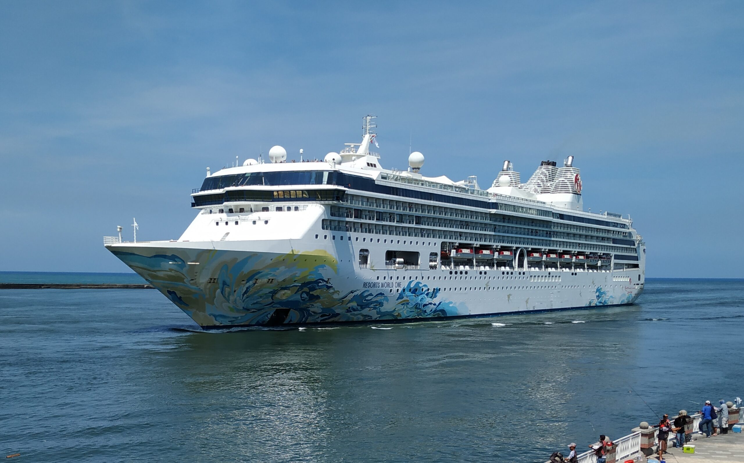 Resorts World Cruises